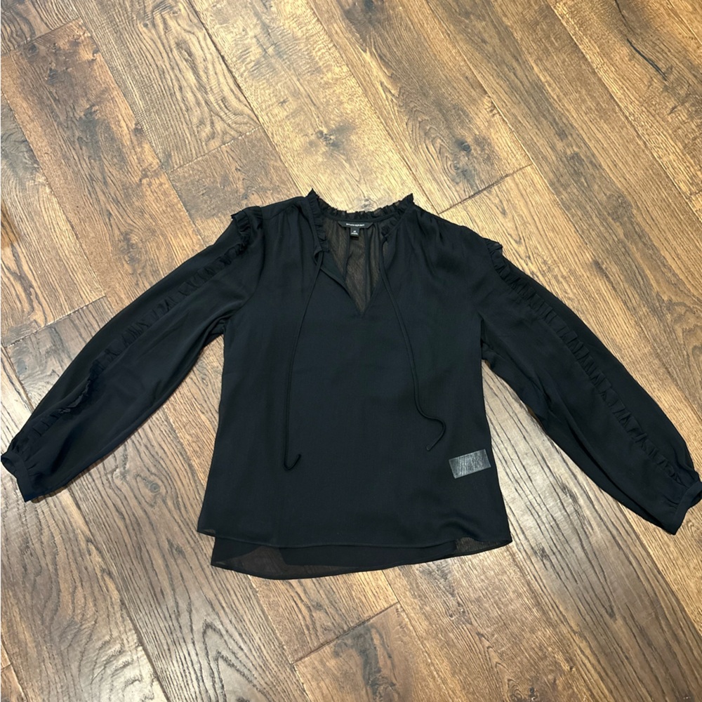 Black Banana Republic black blouse with ruffles on the sleeves